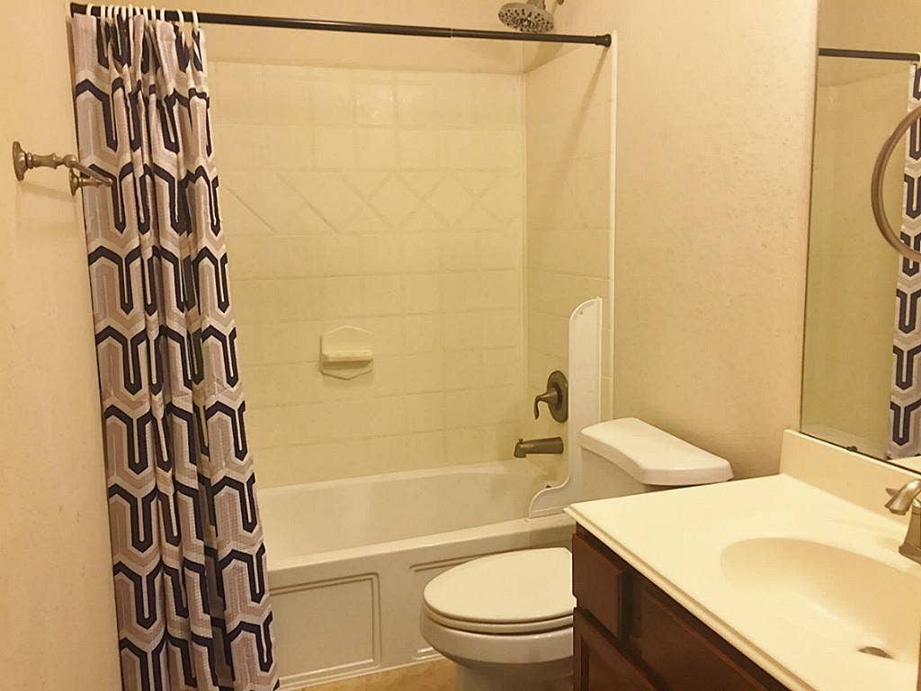 20914 Bright Lake Bend Court, Richmond, TX 77407 Nice size 3rd bathroom