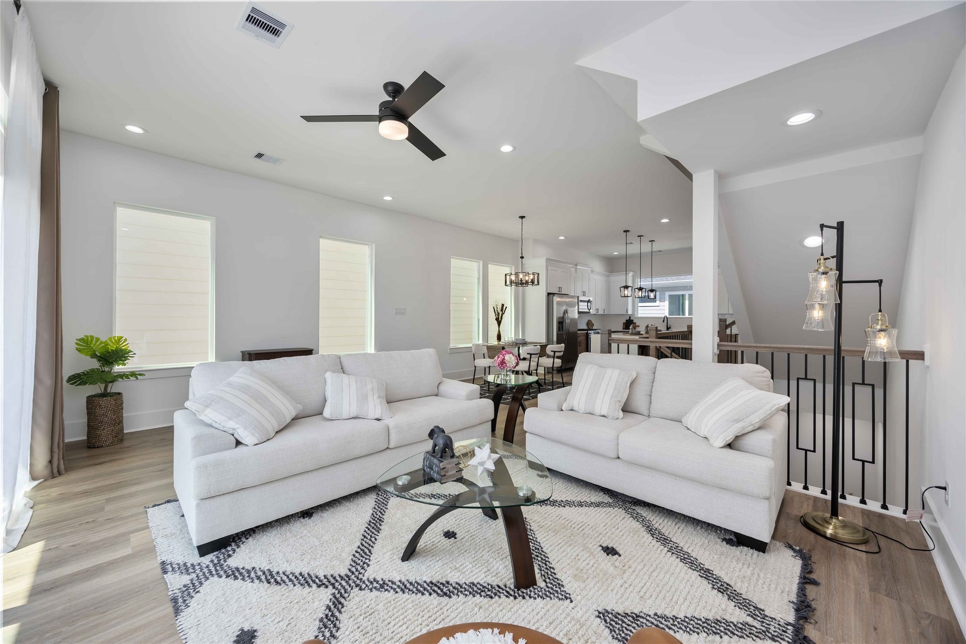 1941 Knoll Square Drive, Houston, TX 77080 1941 Knoll Square Drive, Houston, TX 77080