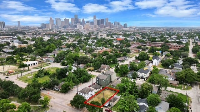 Property photo for 2705 Alabama Street, Houston, TX