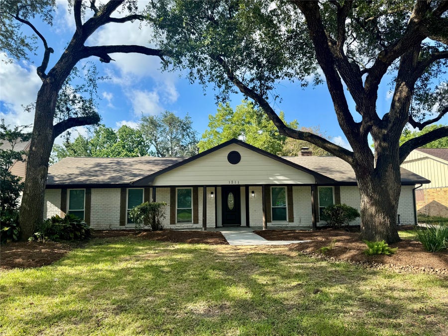 Property photo for 1211 Shorewood Drive, Taylor Lake Village, TX