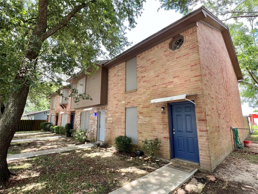 Property photo for 1031-1037 N Chenango Street, Angleton, TX