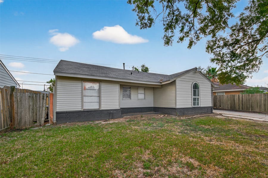 Property photo for 515 Ogilvie Street, Houston, TX