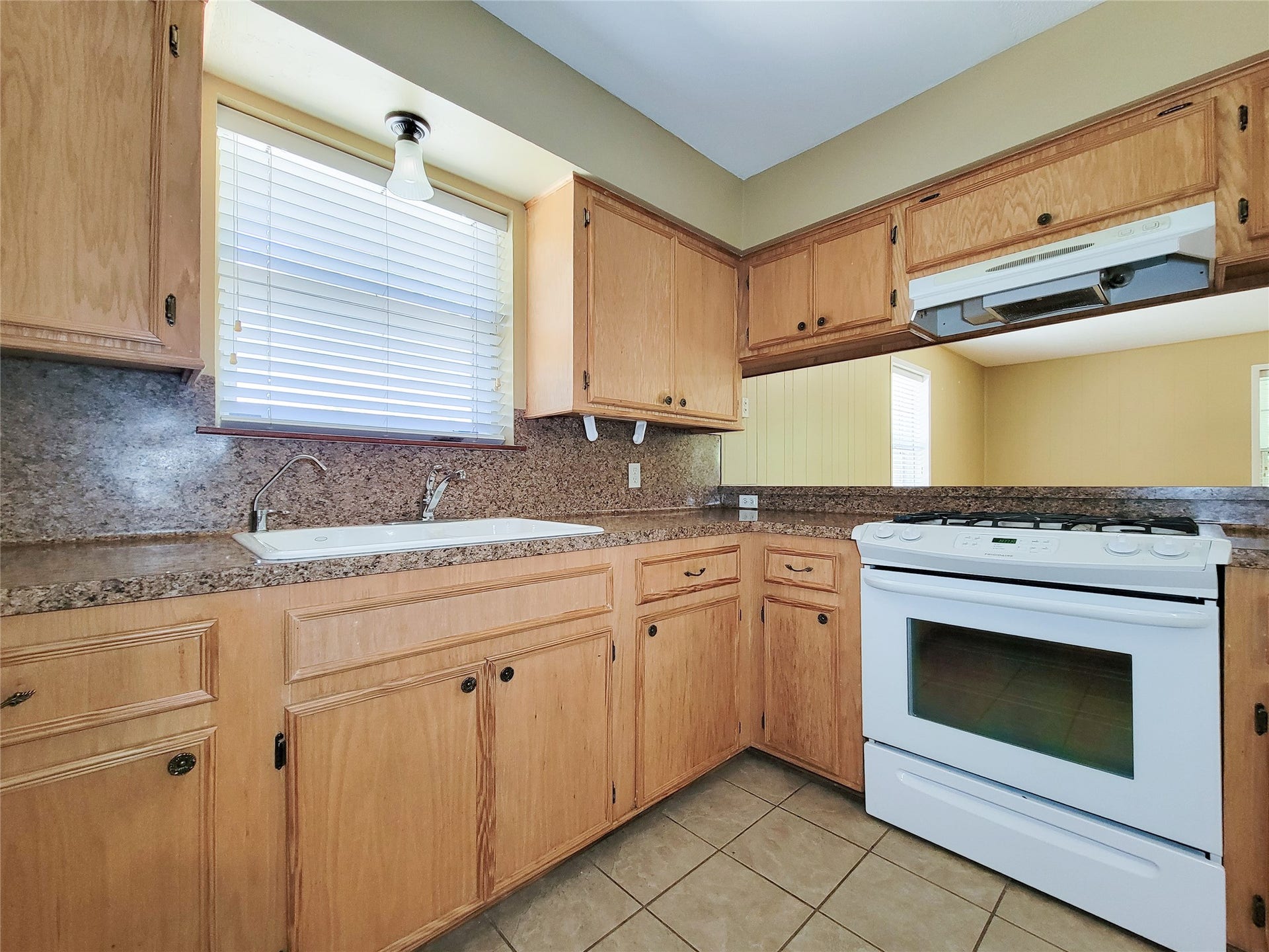 111 Azalea, Sugar Land, TX 77478 111 Azalea, Sugar Land, TX 77478