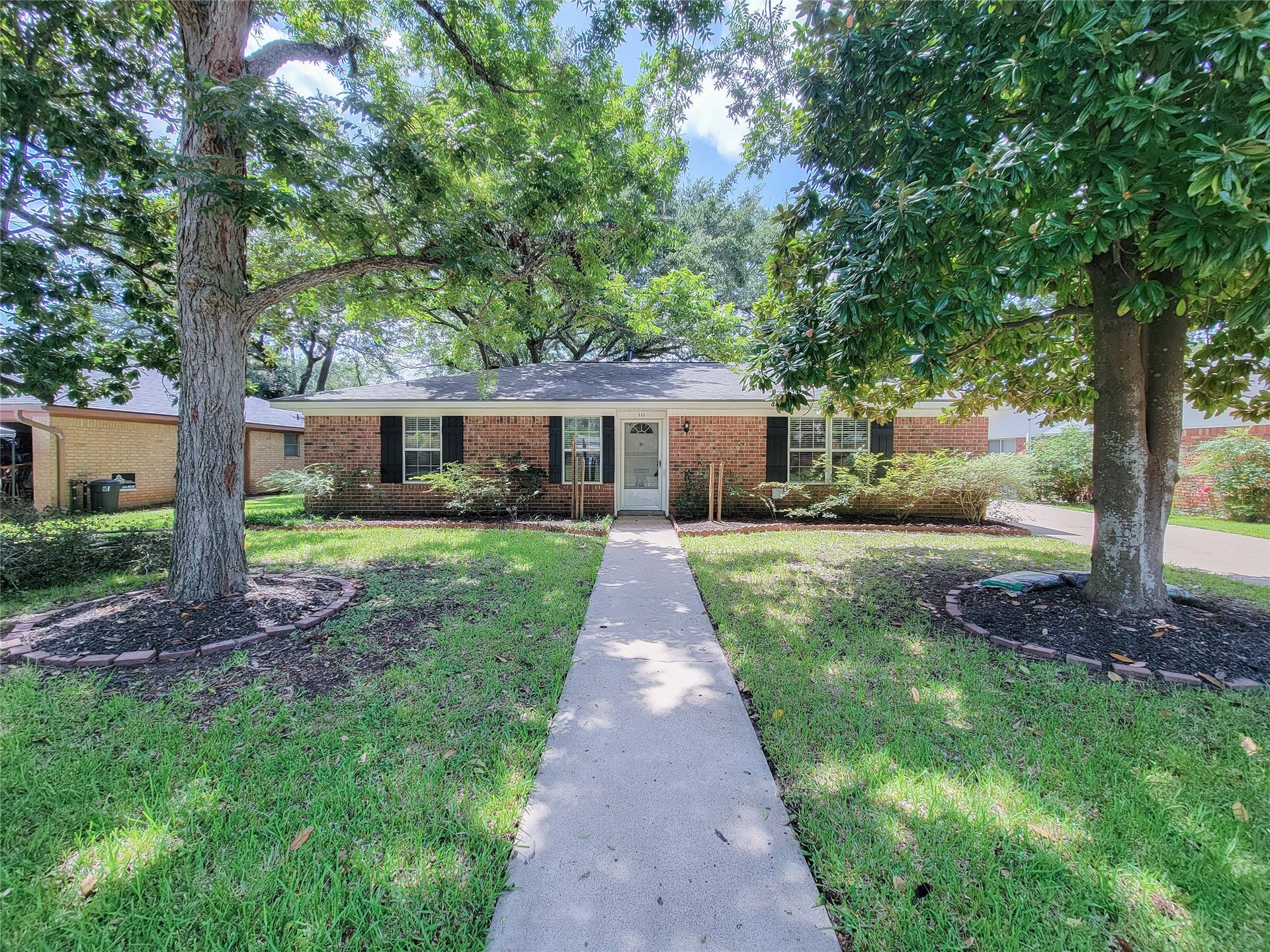 111 Azalea, Sugar Land, TX 77478 111 Azalea, Sugar Land, TX 77478