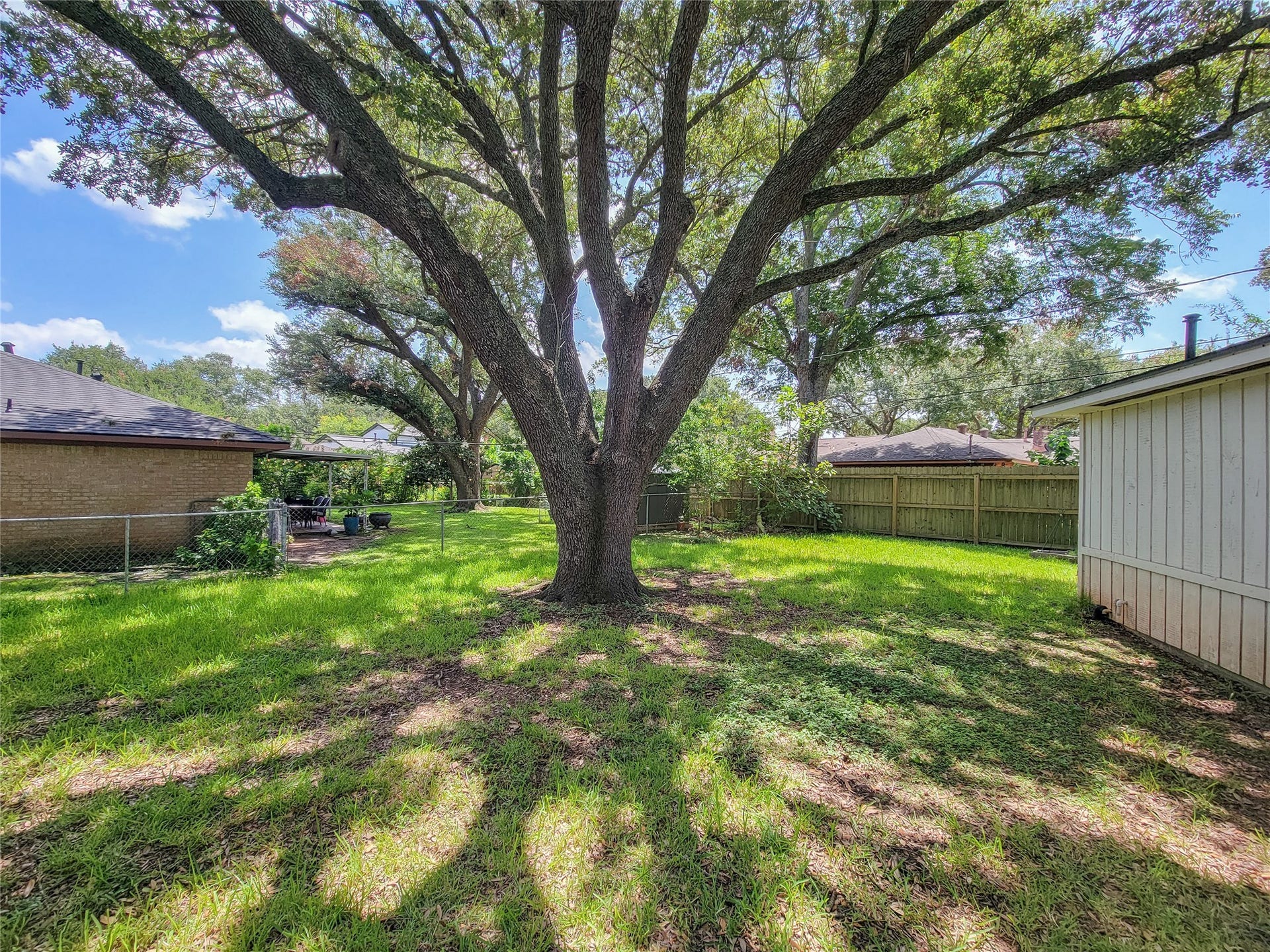 111 Azalea, Sugar Land, TX 77478 111 Azalea, Sugar Land, TX 77478