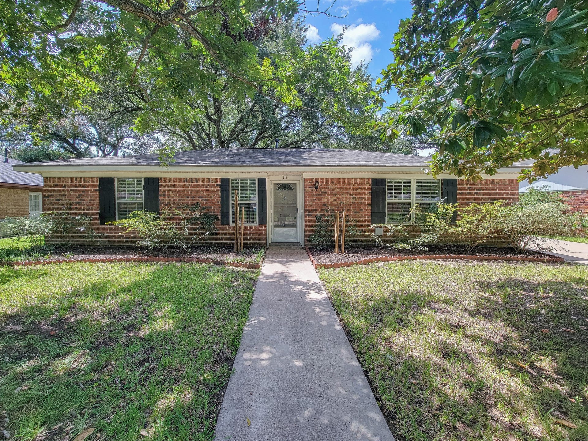 111 Azalea, Sugar Land, TX 77478 111 Azalea, Sugar Land, TX 77478