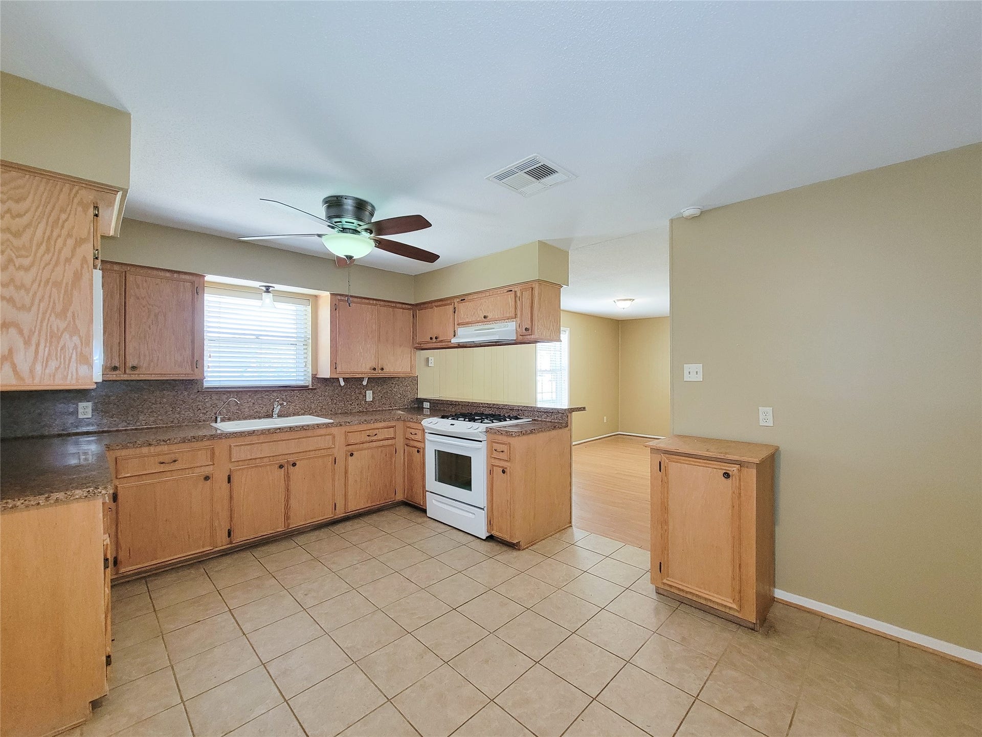 111 Azalea, Sugar Land, TX 77478 111 Azalea, Sugar Land, TX 77478