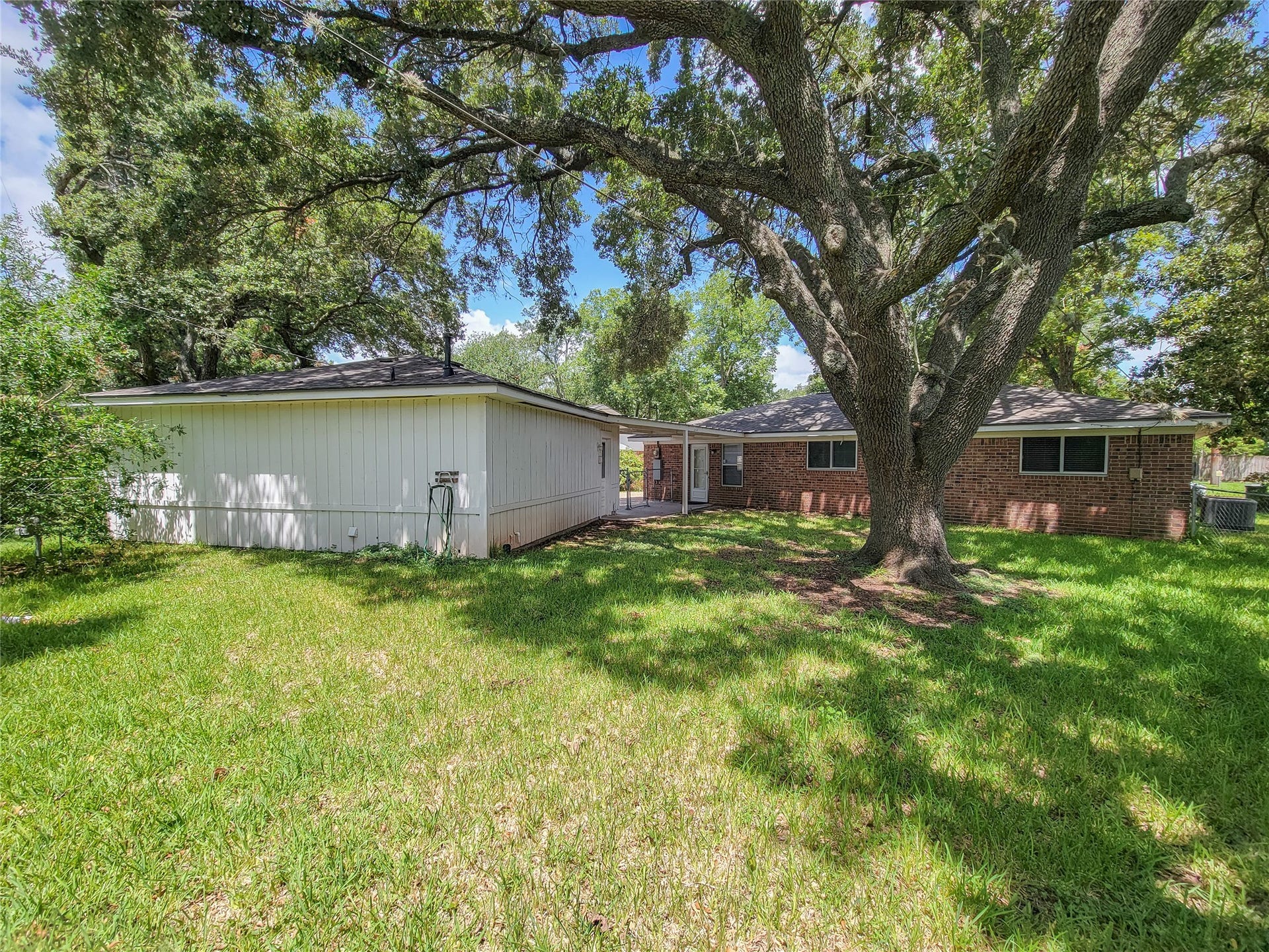 111 Azalea, Sugar Land, TX 77478 111 Azalea, Sugar Land, TX 77478