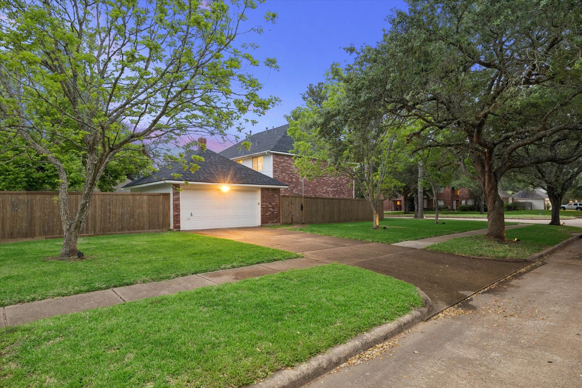 4419 Three Rivers Drive, Sugar Land, TX 77478 4419 Three Rivers Drive, Sugar Land, TX 77478