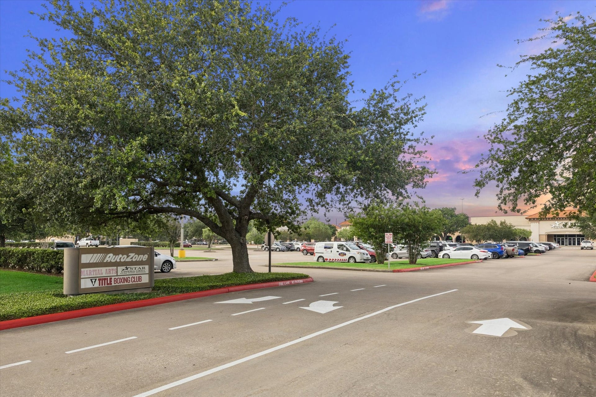 4419 Three Rivers Drive, Sugar Land, TX 77478 4419 Three Rivers Drive, Sugar Land, TX 77478