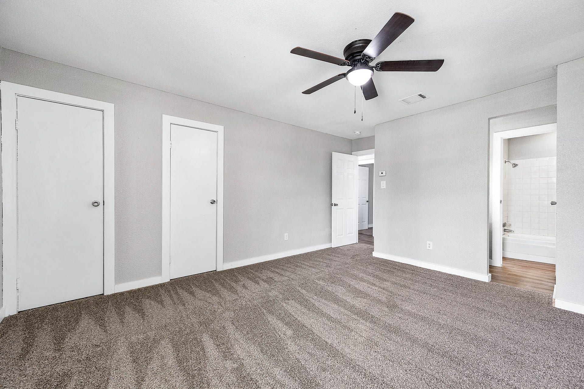 4618 W Orange Street, Pearland, TX 77581 4618 W Orange Street, Pearland, TX 77581