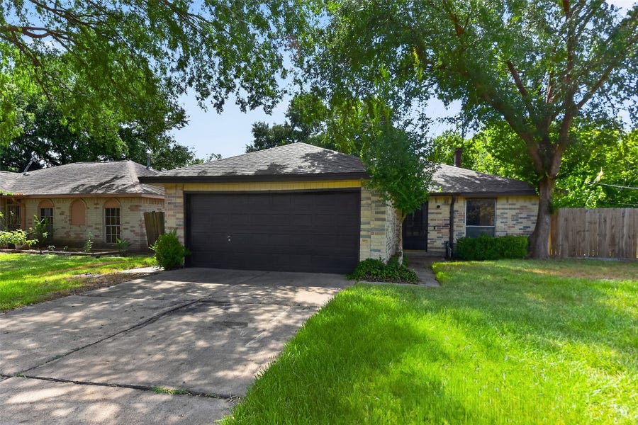 Property photo for 15414 Bow Lane, Houston, TX