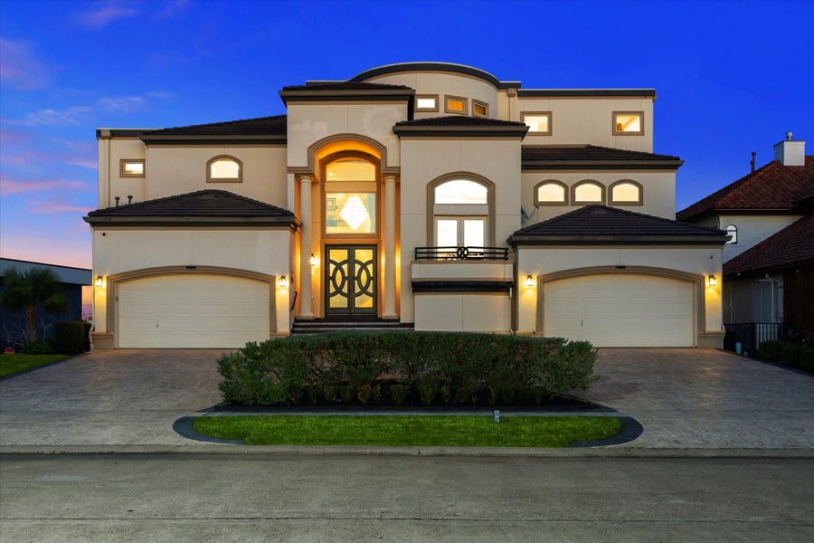 Property photo for 752 Pegasus Lane, League City, TX