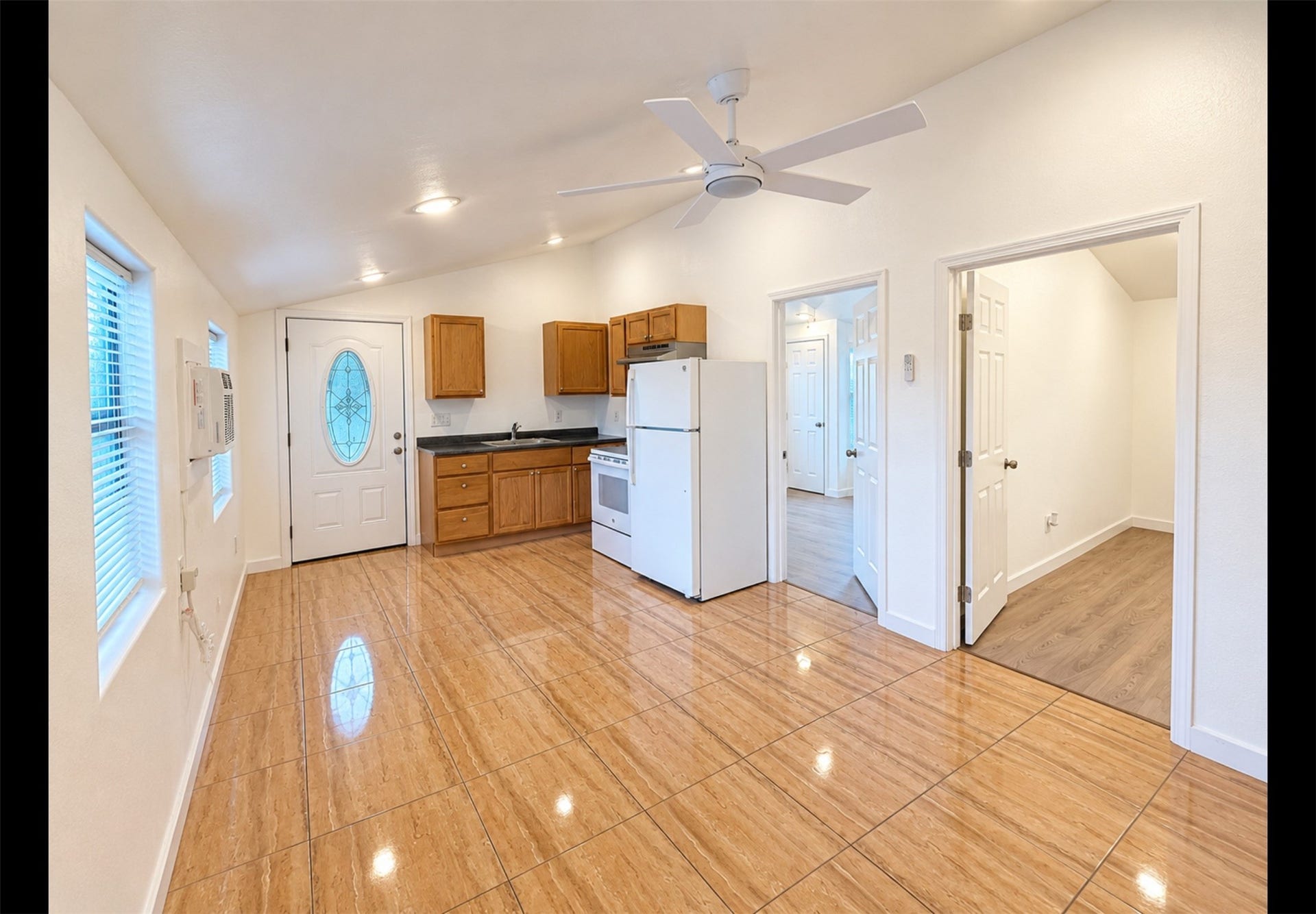 712 E 32nd B Street E, Houston, TX 77022