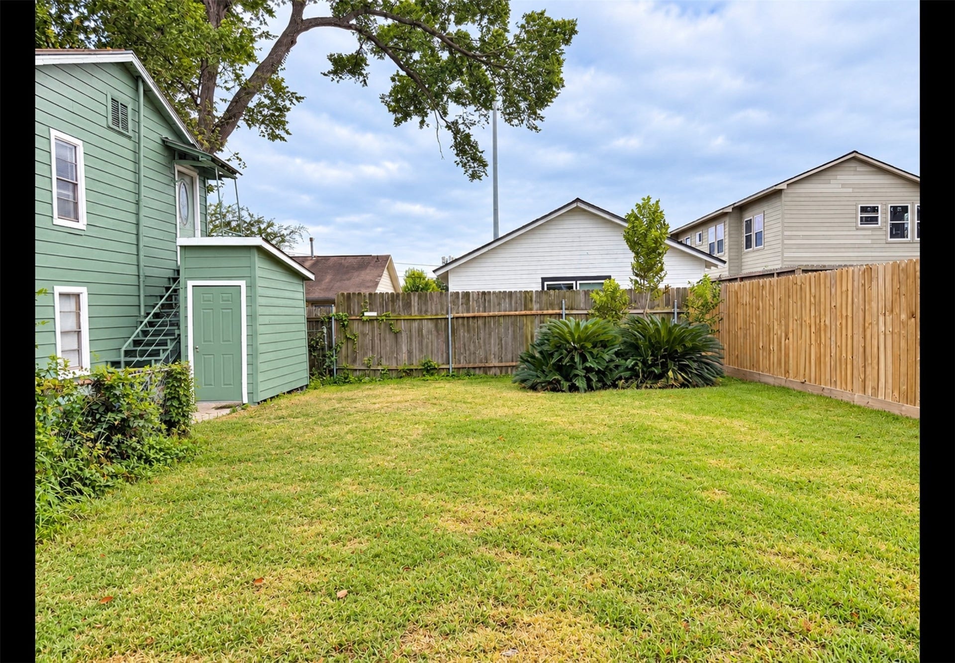 712 E 32nd B Street E, Houston, TX 77022