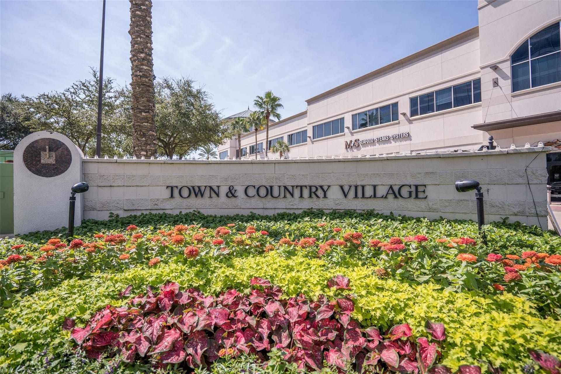 Town and Country is also nearby with great dining and shopping!