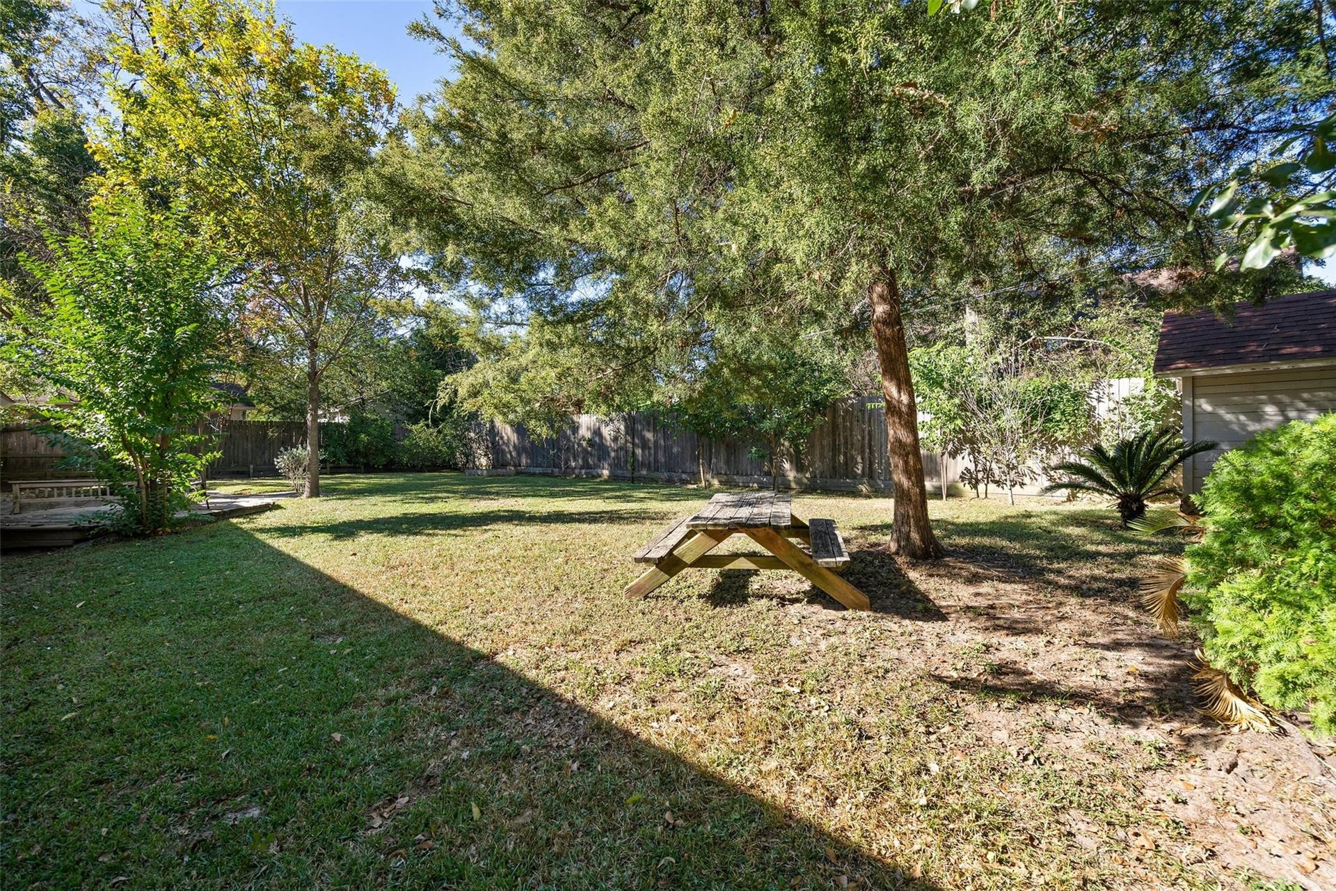 Plan outdoor dinners and picnics from the comfort of your own home.
