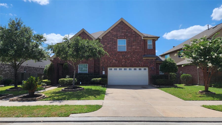 Property photo for 2318 Nashmor Drive, Sugar Land, TX