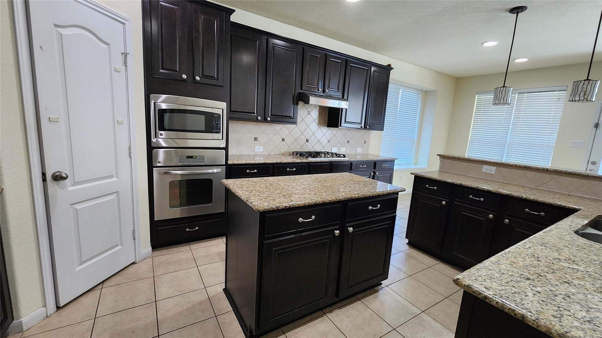 2318 Nashmor Drive, Sugar Land, TX 77479 2318 Nashmor Drive, Sugar Land, TX 77479