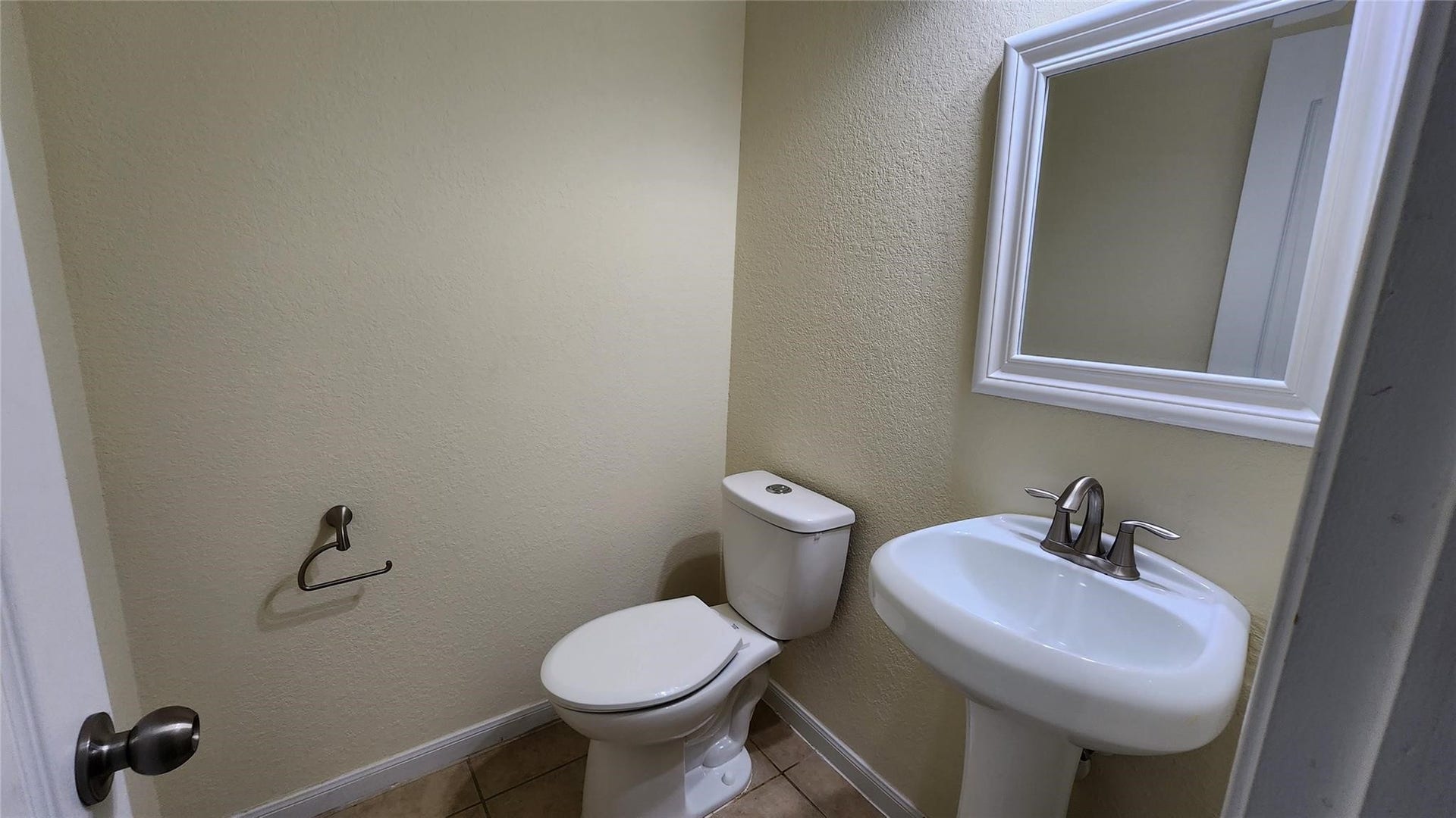 2318 Nashmor Drive, Sugar Land, TX 77479 2318 Nashmor Drive, Sugar Land, TX 77479