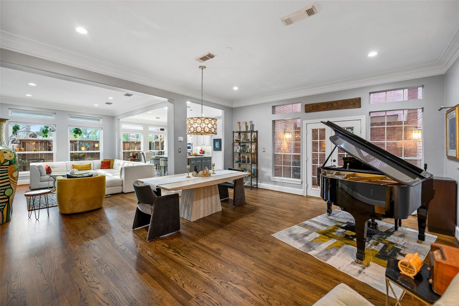 Property photo for 26 Stalynn Lane, Houston, TX