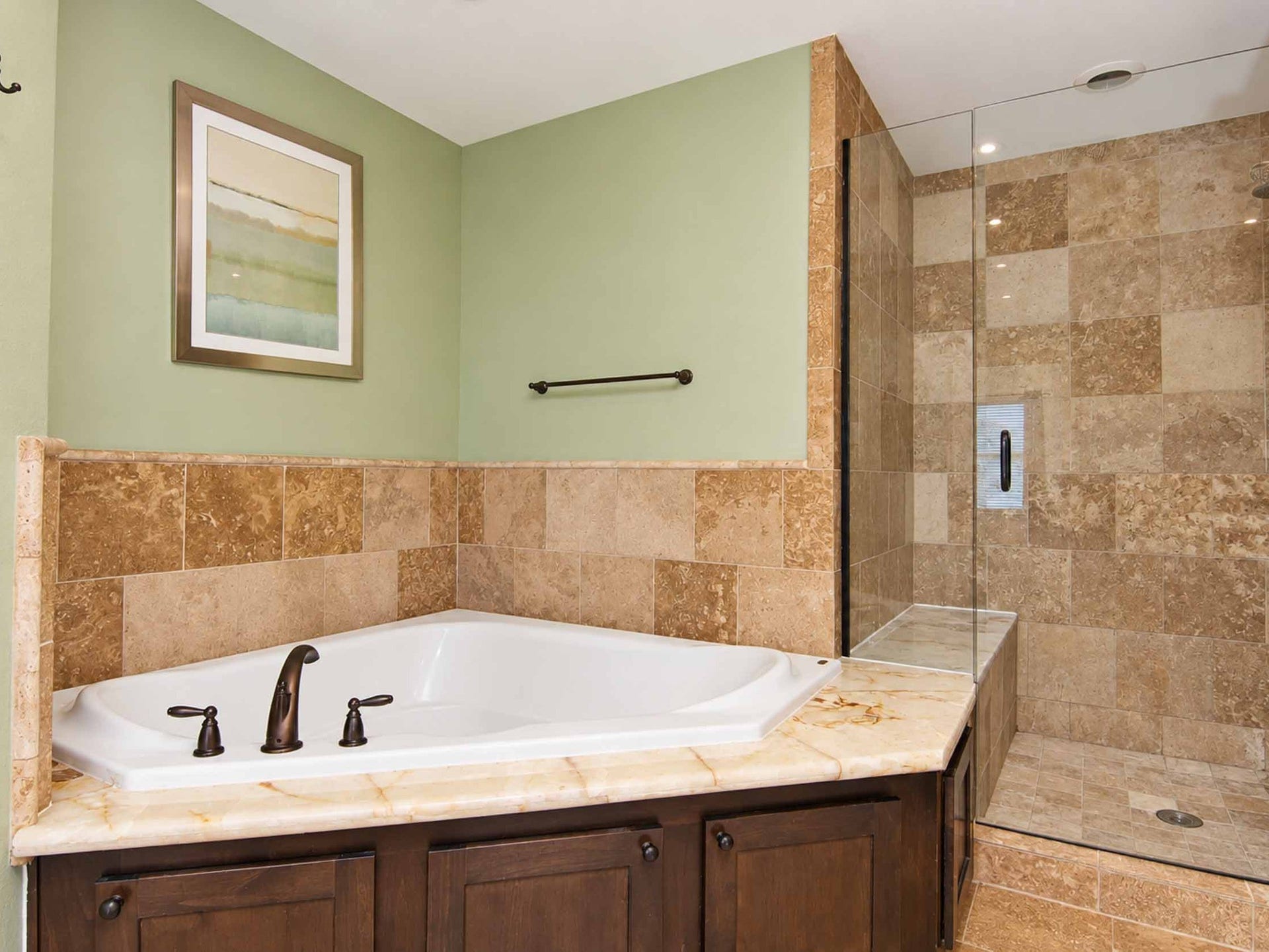 1716 Dunlavy Street, Houston, TX 77006 Master bathroom.