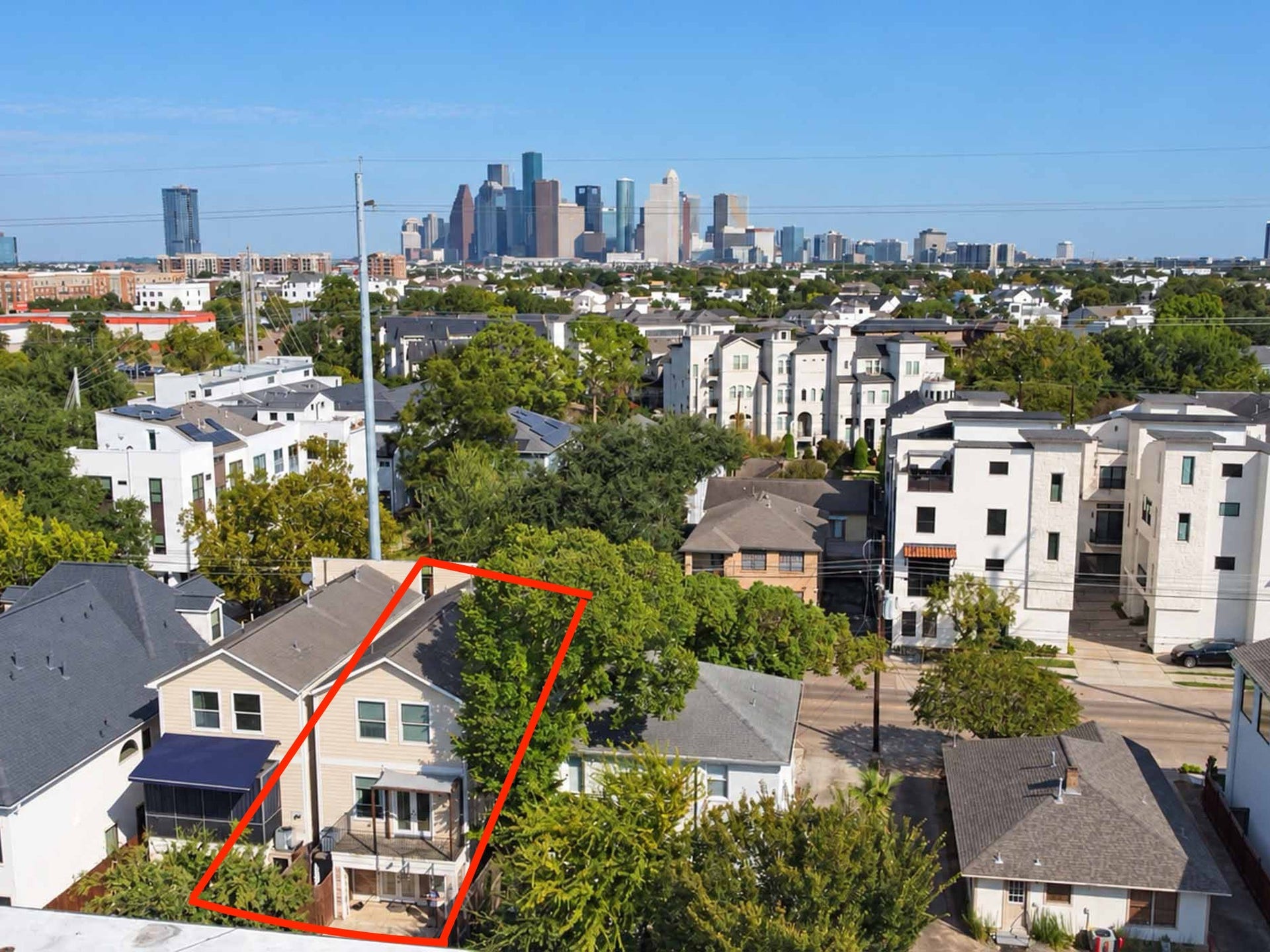 1716 Dunlavy Street, Houston, TX 77006 City Living!