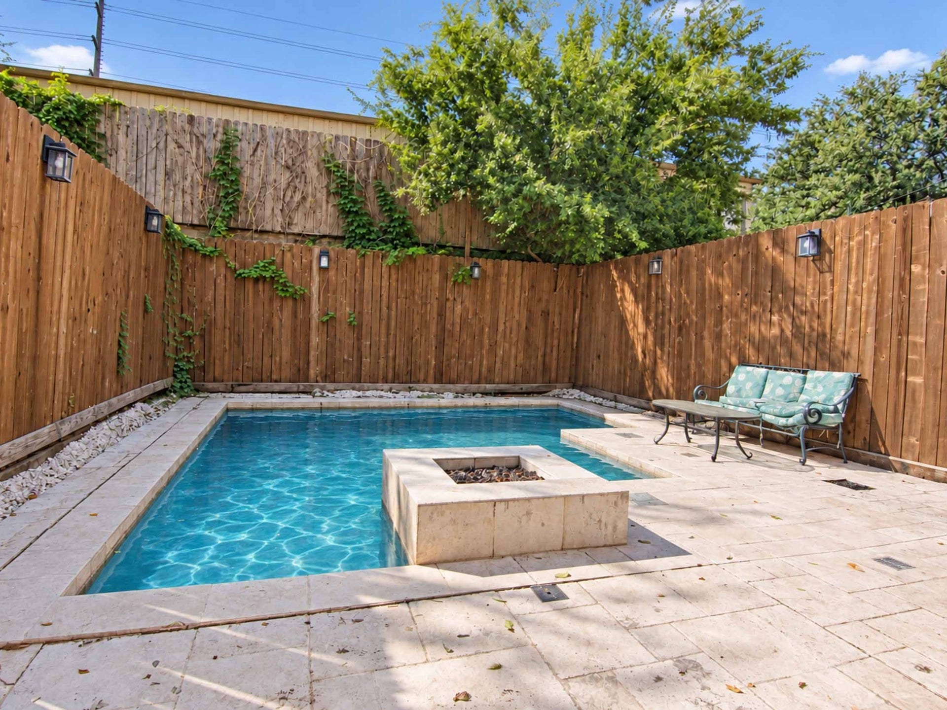 1716 Dunlavy Street, Houston, TX 77006 1716 Dunlavy Street, Houston, TX 77006