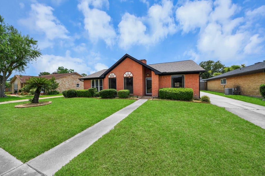 Property photo for 11526 Sagevale Lane, Houston, TX