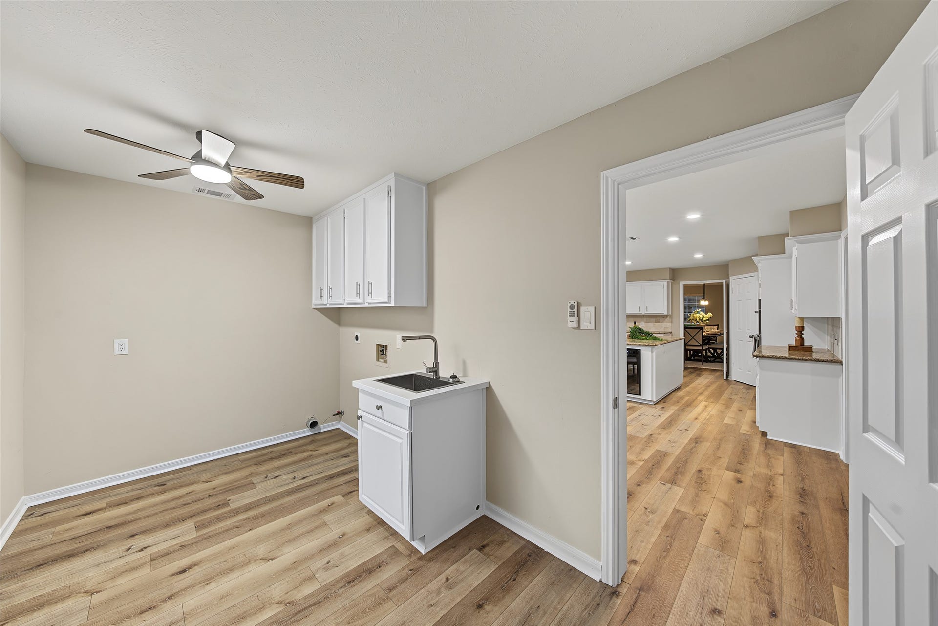 38 Penny Green Street, Sugar Land, TX 77479 Utilities Room in the House