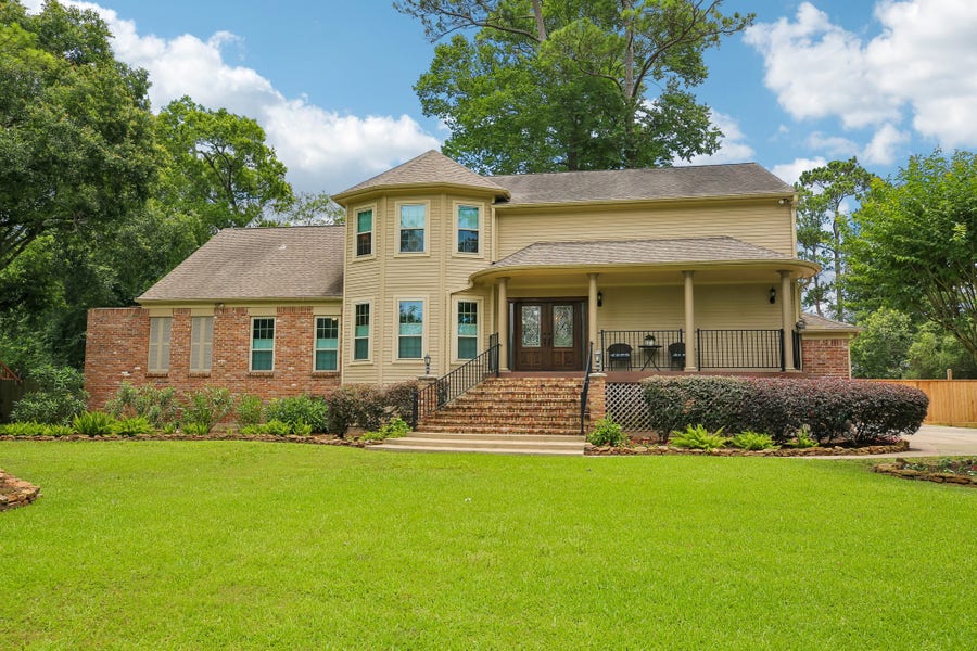 Property photo for 302 Charleston Street, Friendswood, TX