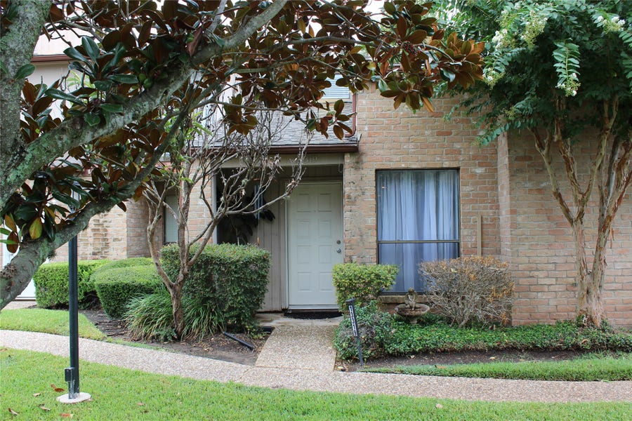 Property photo for 13319 Parkway Boulevard, Sugar Land, TX