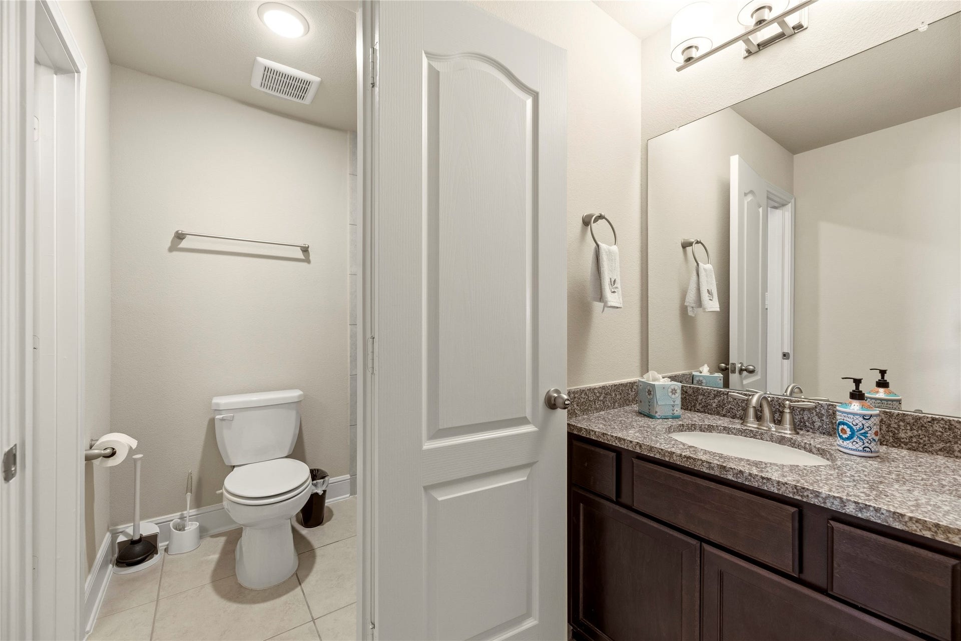 22826 Burton Grove Road, Richmond, TX 77469 There is a Jack & Jill bathroom between the two upstairs bedrooms.