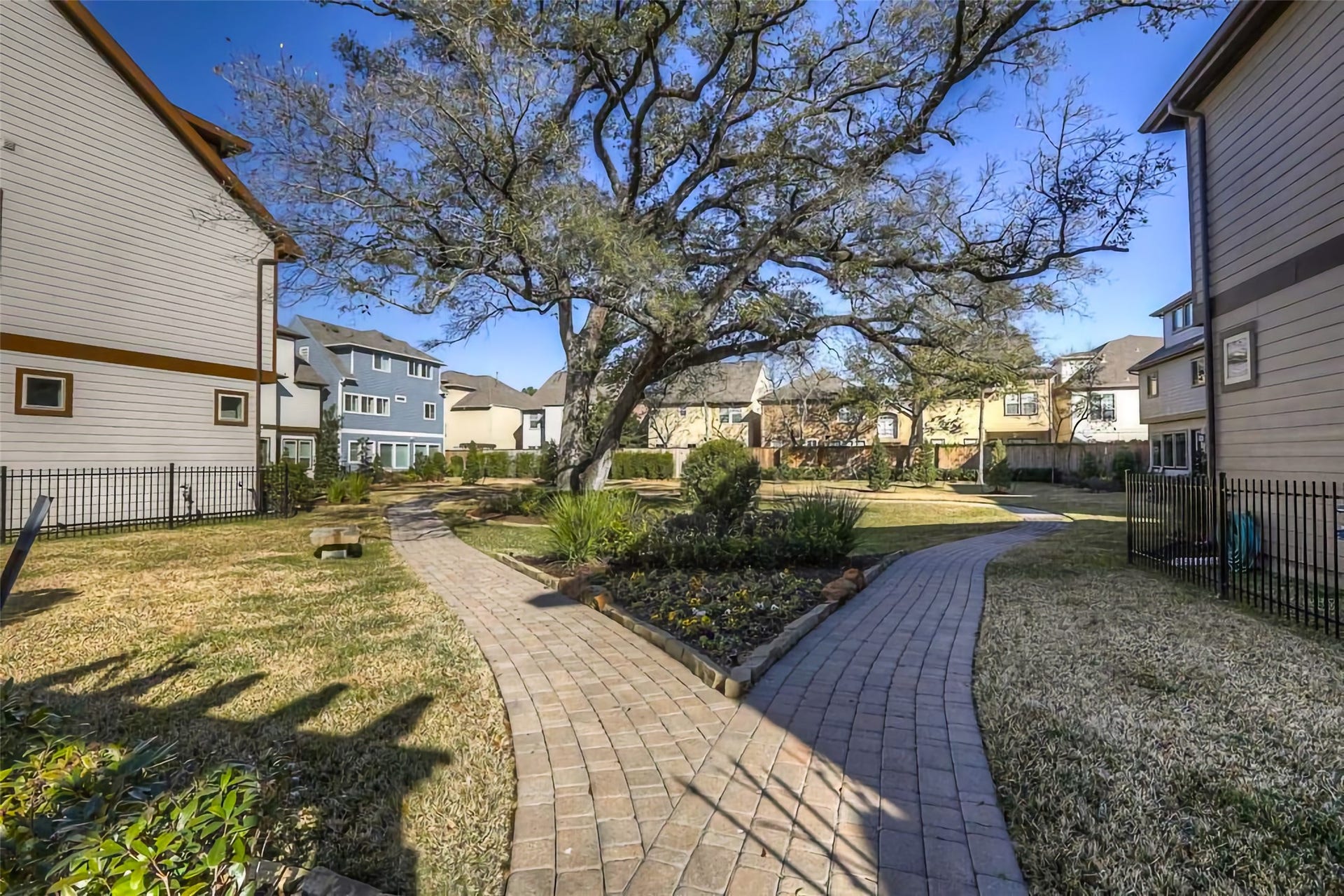 11119 Sherwood Forest Glen Drive, Houston, TX 77043 11119 Sherwood Forest Glen Drive, Houston, TX 77043