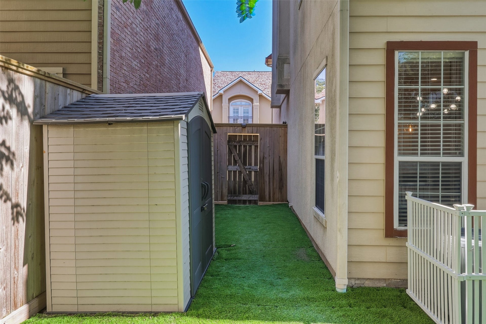 11119 Sherwood Forest Glen Drive, Houston, TX 77043 11119 Sherwood Forest Glen Drive, Houston, TX 77043