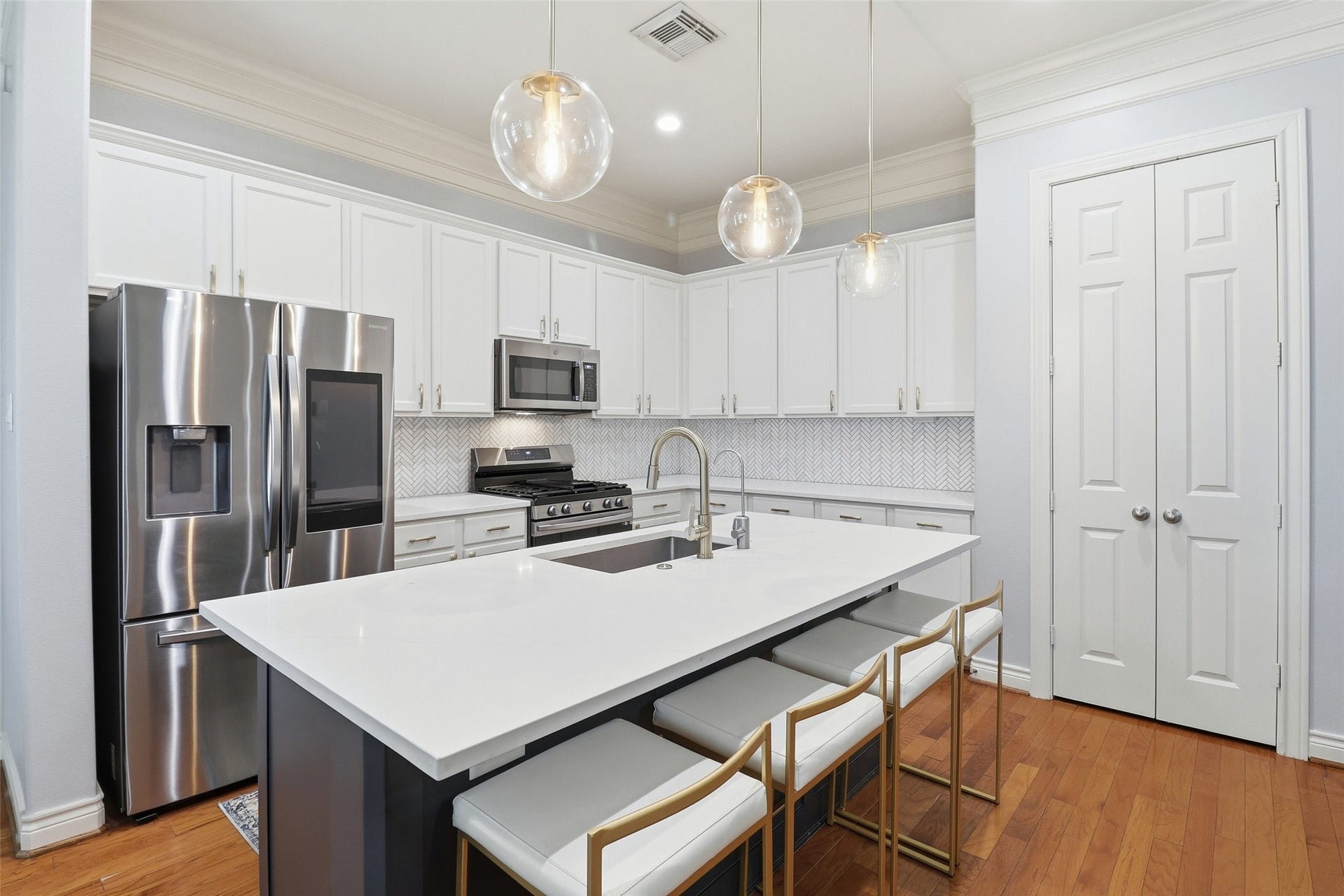 11119 Sherwood Forest Glen Drive, Houston, TX 77043 11119 Sherwood Forest Glen Drive, Houston, TX 77043
