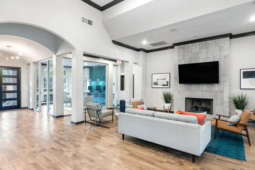 6565 Hollister Street, #1013, Houston, TX 77040 6565 Hollister Street, #1013, Houston, TX 77040