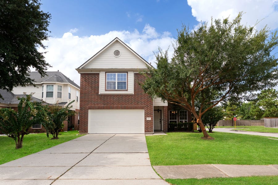 Property photo for 927 Northgate Springs Drive, Spring, TX