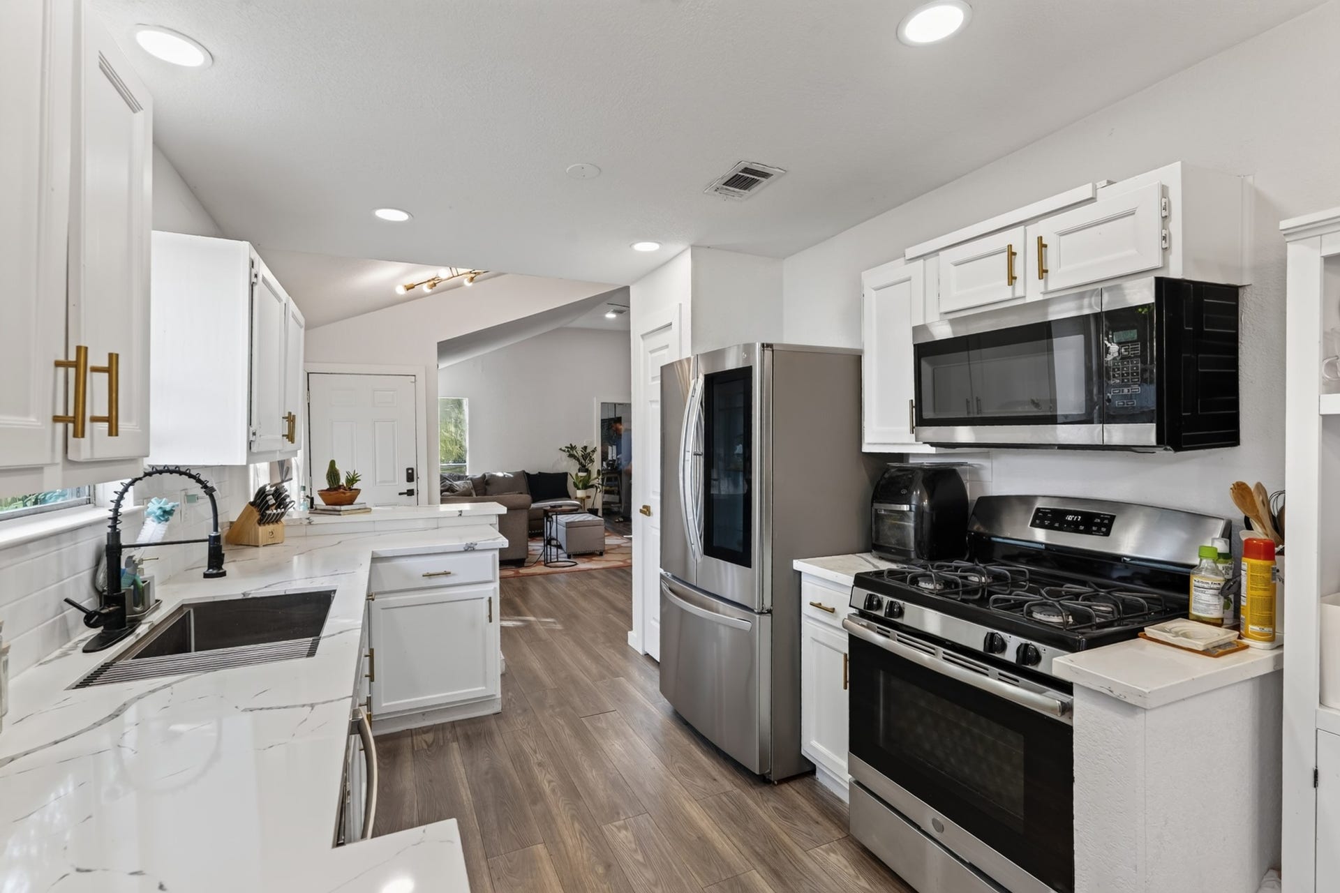 19013 Hammer Lane N, Porter, TX 77365 19013 Hammer Lane N, Porter, TX 77365