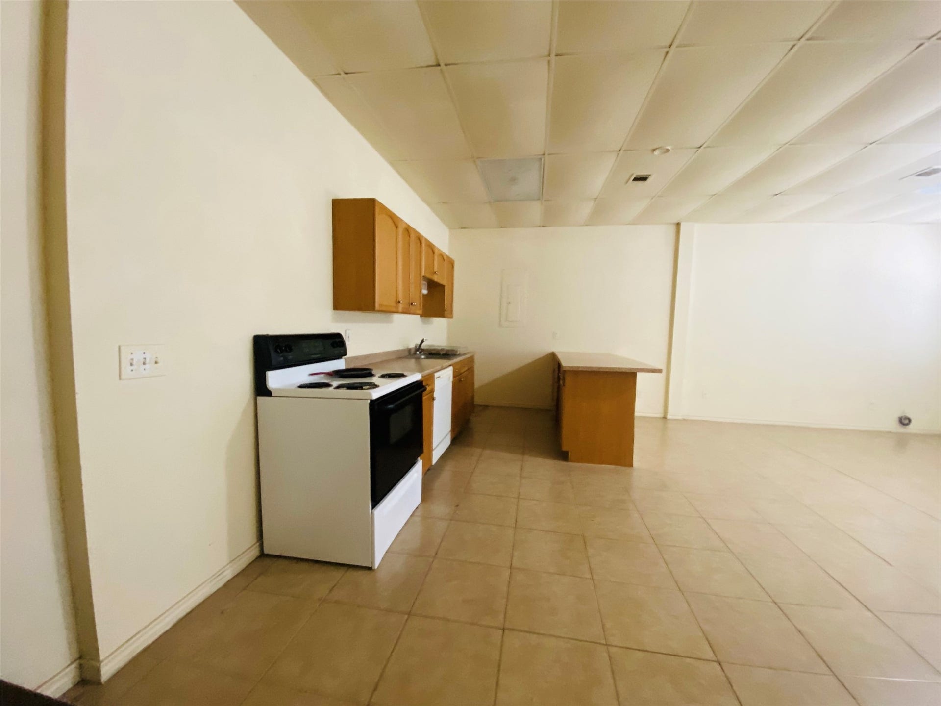 2492 Southline Road, Conroe, TX 77384 Kitchen & Dining from stairway