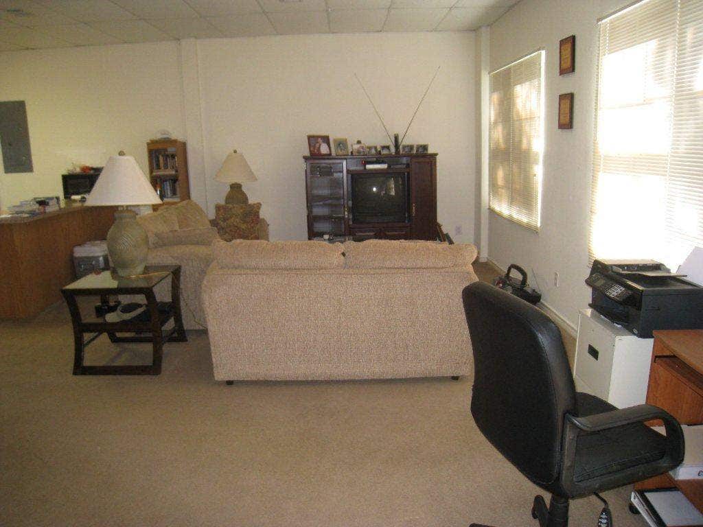 2492 Southline Road, Conroe, TX 77384 Living room (possible furniture placement)