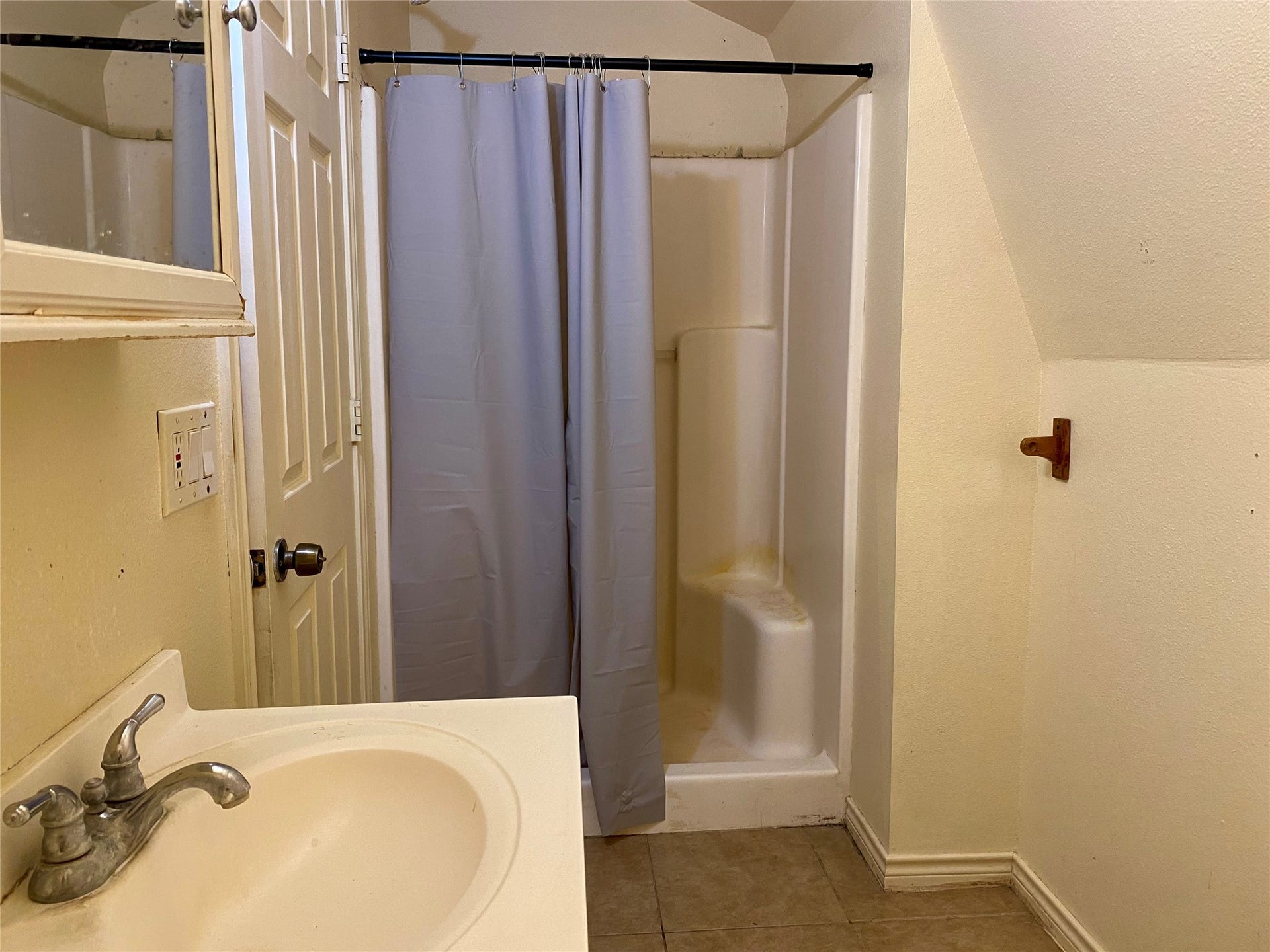 2492 Southline Road, Conroe, TX 77384 2492 Southline Road, Conroe, TX 77384