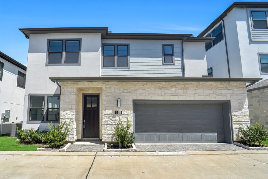Property photo for 3211 Royal Oaks Hollow Lane, Houston, TX