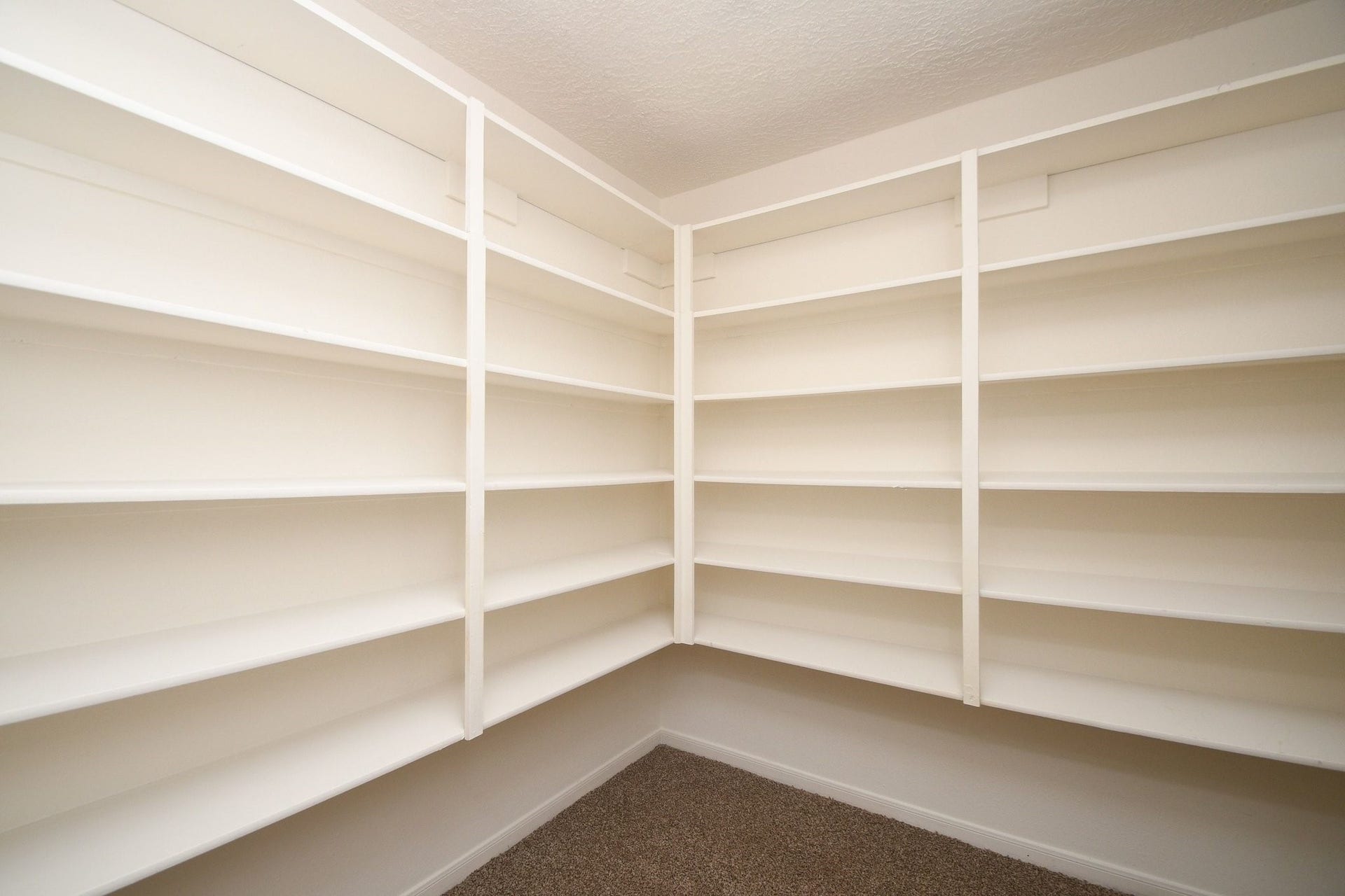 1902 Park Maple Drive, Katy, TX 77450 oversize pantry