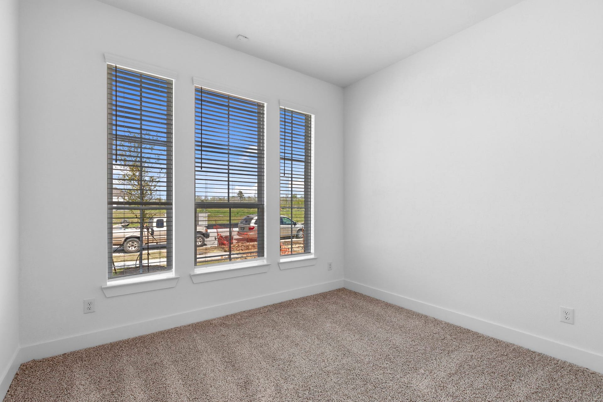 3311 Wickfield Pass, League City, TX 77573 Photos are REPRESENTATIVE of the home /floor plan and are NOT of the actual home. Selections, features, and room options vary.