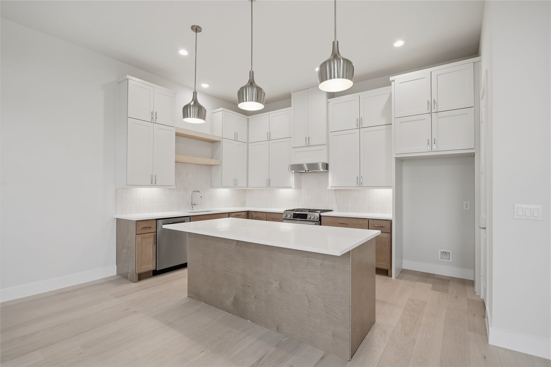 1714 Sedola Lane, Houston, TX 77055 1714 Sedola Lane, Houston, TX 77055
