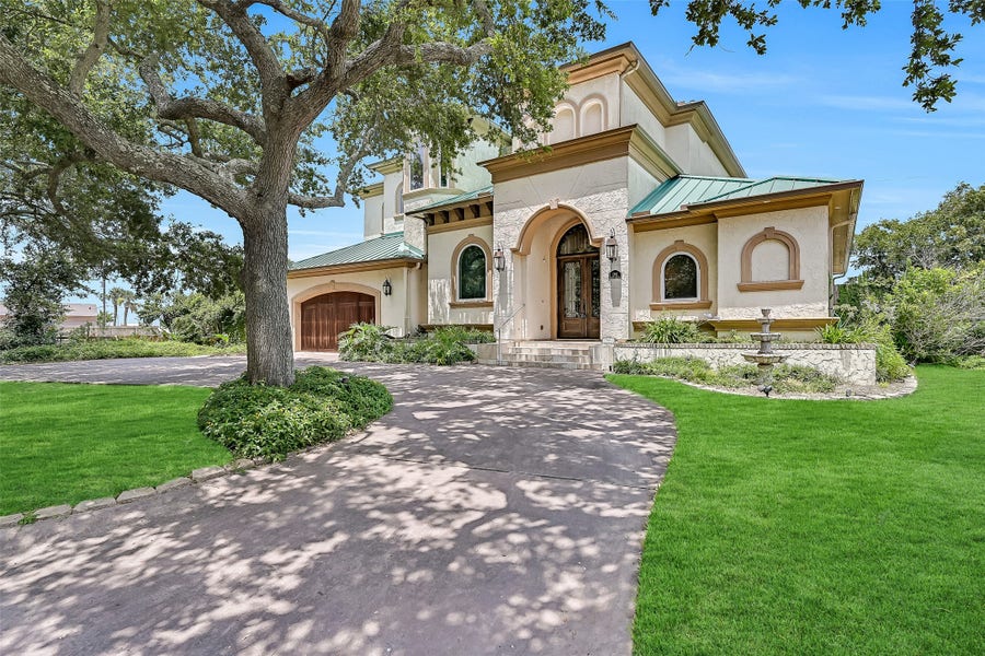 Property photo for 1301 Harbor View Drive, Galveston, TX