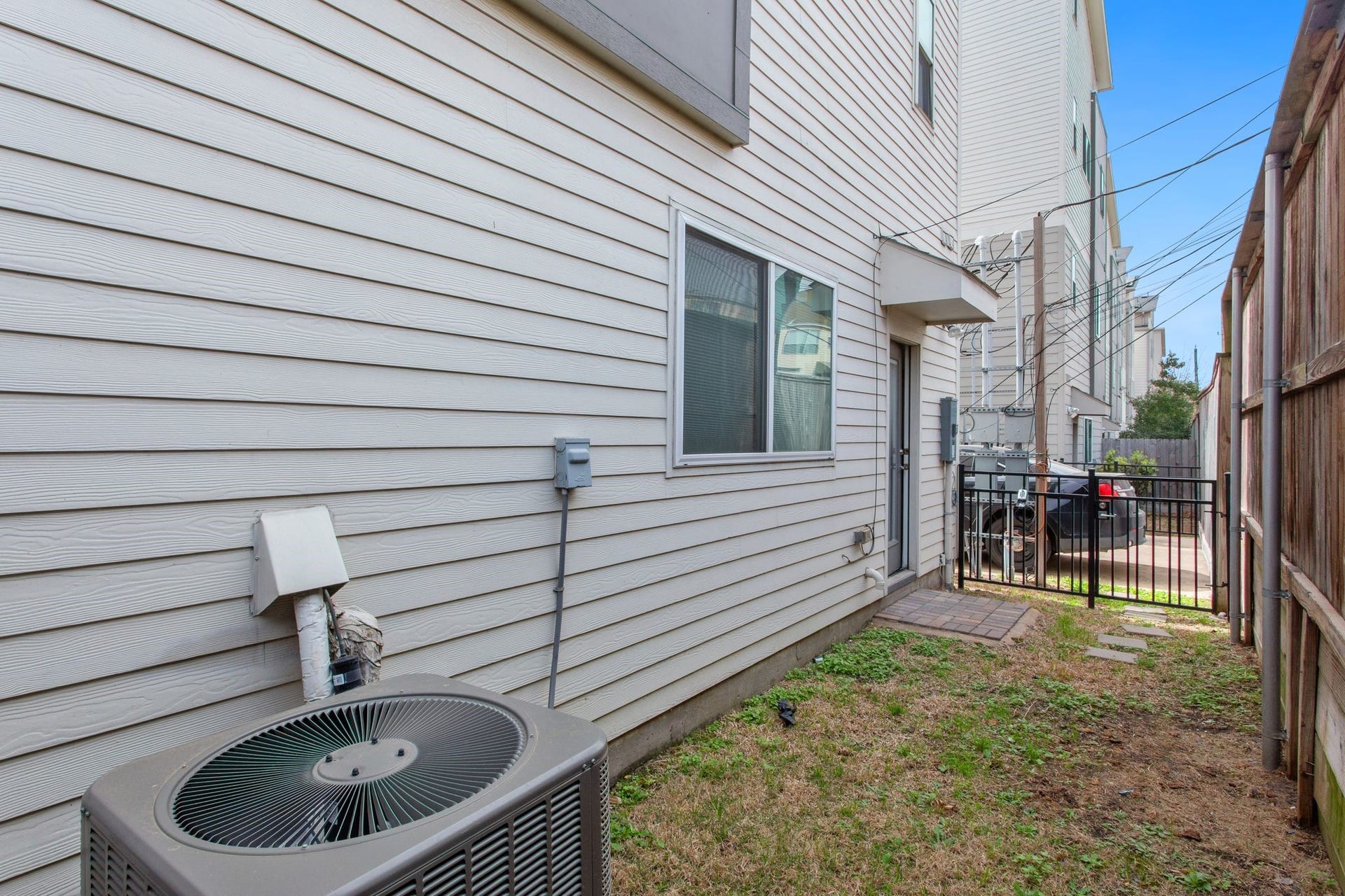 348 Eado Park Circle, Houston, TX 77020 348 Eado Park Circle, Houston, TX 77020