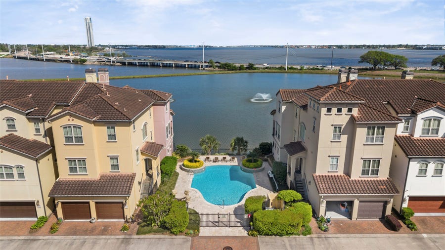 Property photo for 37 Armand Shore Drive, Pasadena, TX