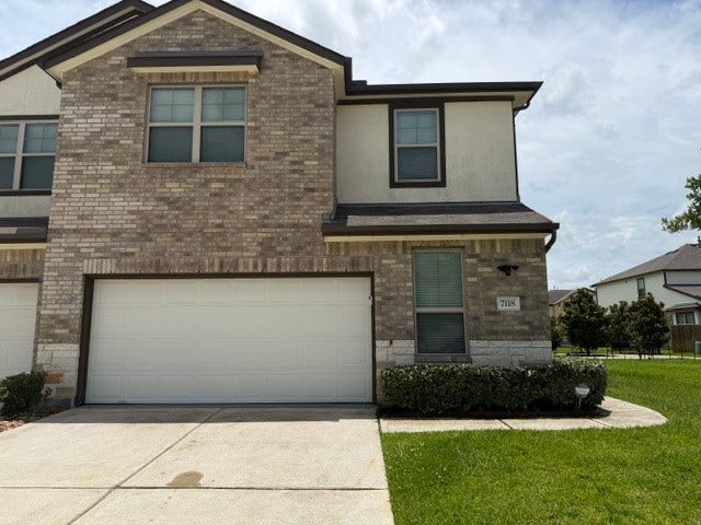 Property photo for 7118 Elgin Street, Pearland, TX
